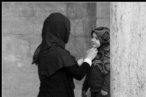 از چه سنّی باید دختران را به حجاب عادت داد؟