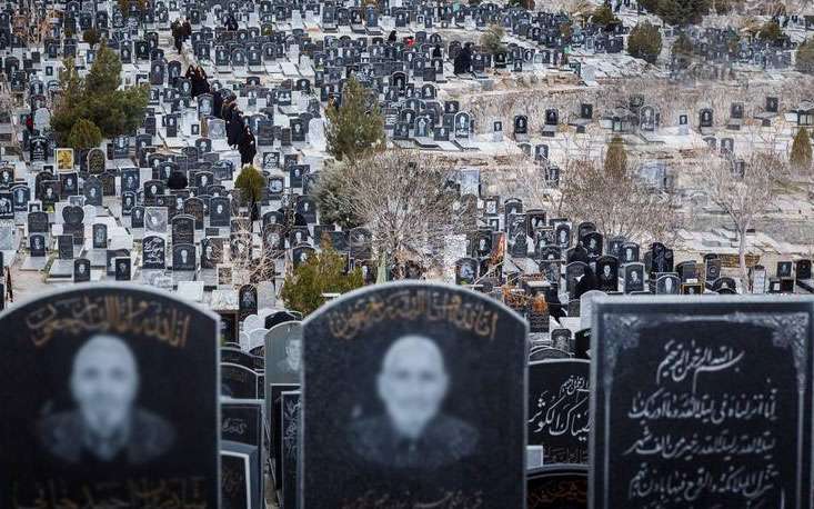   فرشتگانی که تا قیامت در کنار قبر مومن تسبیح می‌گویند