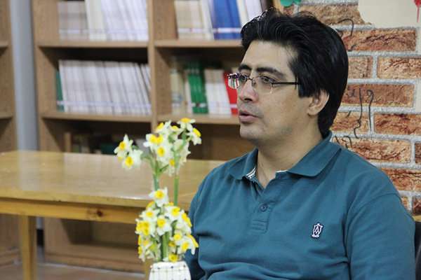  داستان طنز در ذهن مخاطب ماندگارتر است