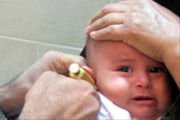 ترس ناشی از  سوراخ کردن گوش نوزاد 