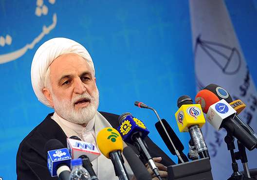 محاکمه مفسدان باید علنی باشد 
