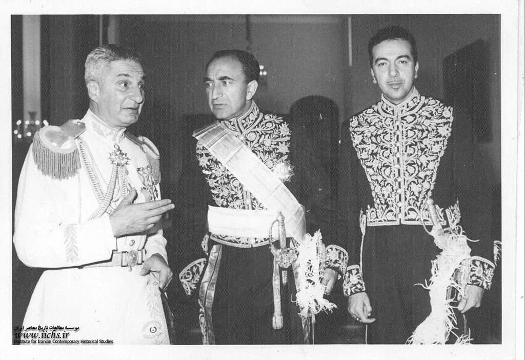 تیرباران پاکروان