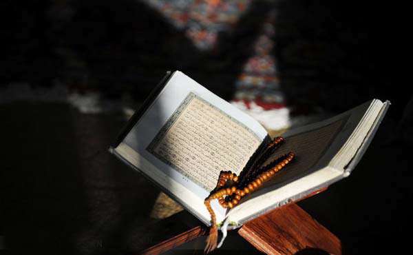  آیا شیوه نماز خواندن ما در قرآن وجود دارد؟