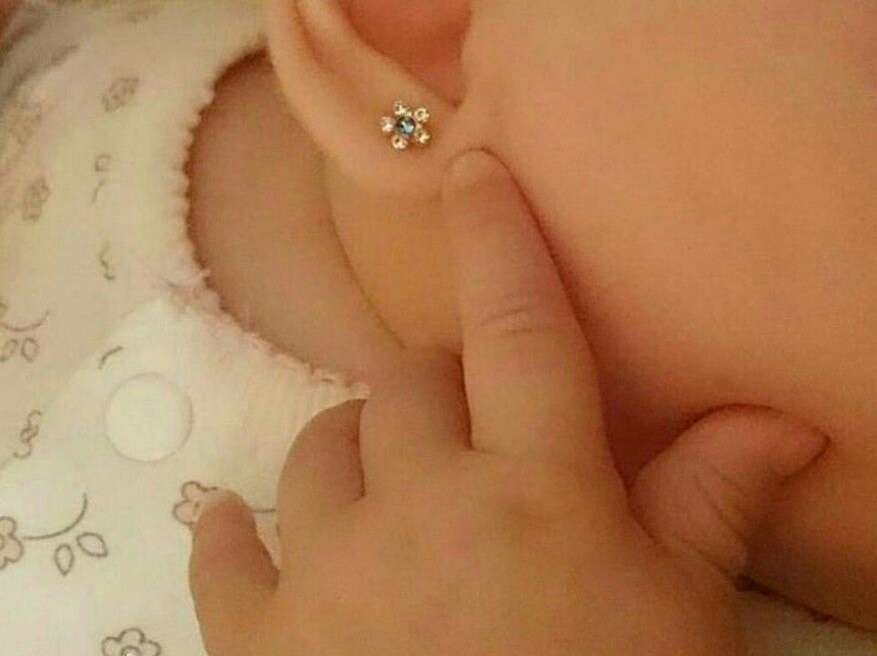 بهترین سن برای سوراخ کردن گوش دختران