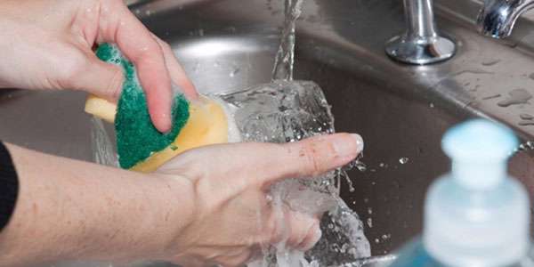 خطاهای صورت گرفته موقع شستن ظرف ها