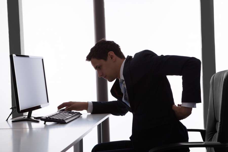  عوارض نشستن بیش از حد و 8 راهکار مقابله با آن