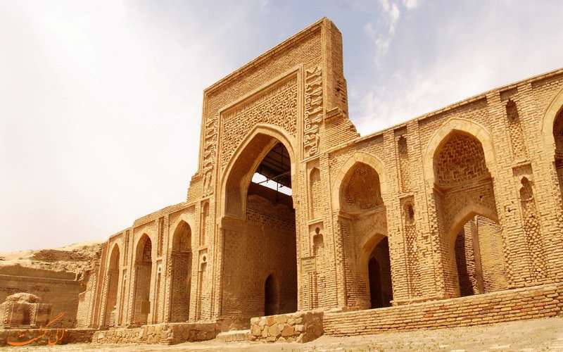  کاروانسرای رباط شرف، شاهکار آجرکاری کشور