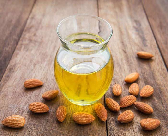 خواص شگفت انگیز روغن بادام تلخ و شیرین برای پوست و مو