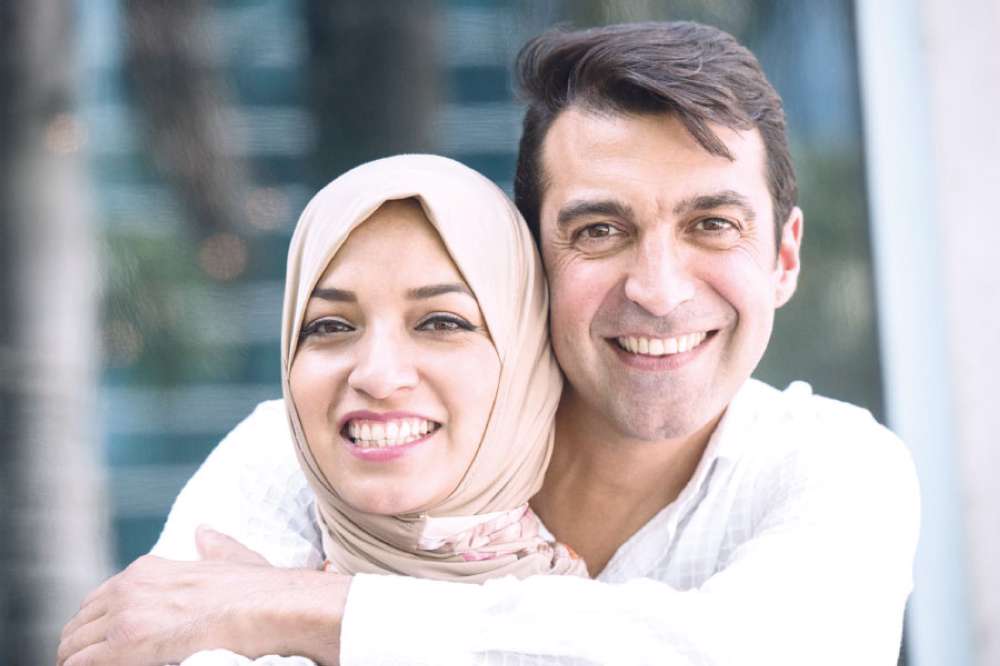 اولویت زندگی با پدر و مادر یا همسر ؟ 