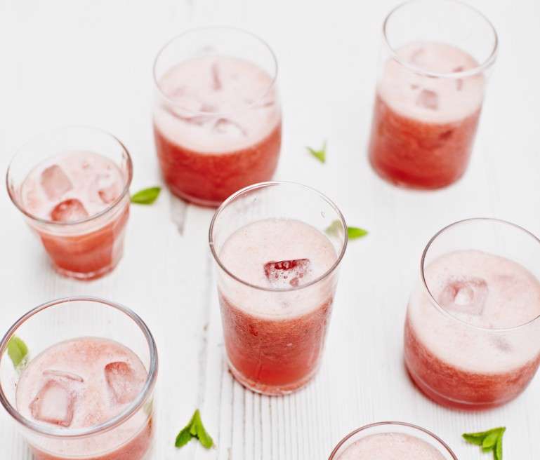 آشنایی با روش تهیه‌ی یخ در بهشت توت فرنگی