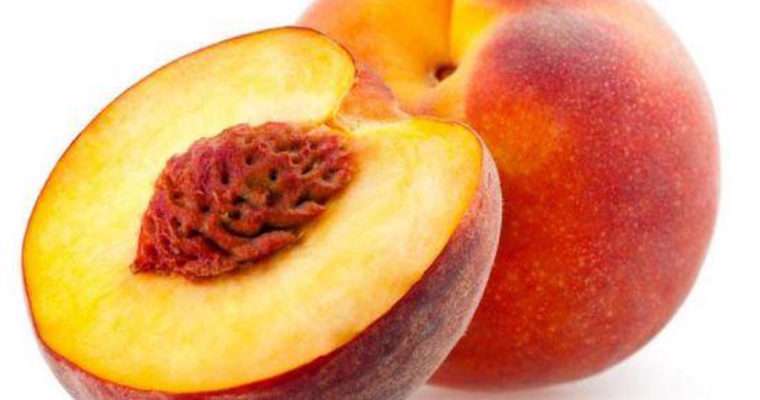 آشنایی با روش تهیه‌ی نوشیدنی هلو (رانی هلو)