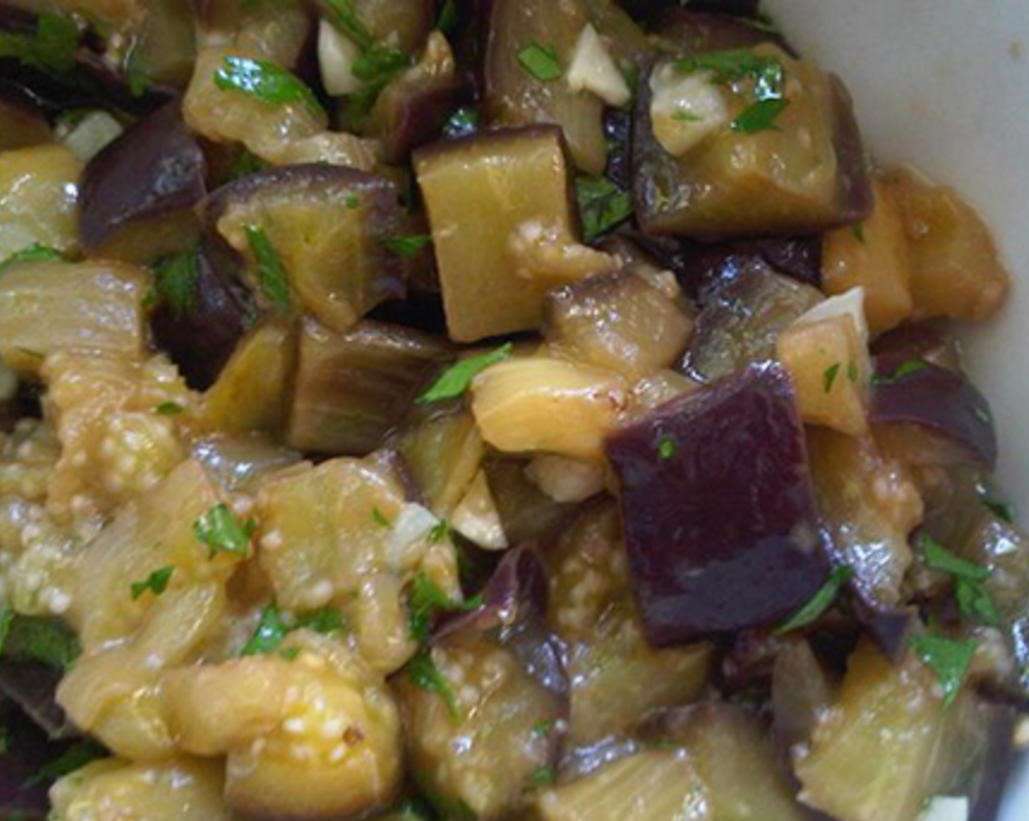 آشنایی با روش تهیه‌ی ترشی بادمجان با روغن زیتون