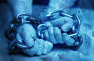 چرا سعی می‌کنیم گناهمان را گردن شیطان بیندازیم؟ 