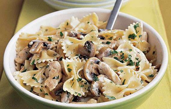 آشنایی با روش تهیه‌ی پاستا چیکن آلفردو