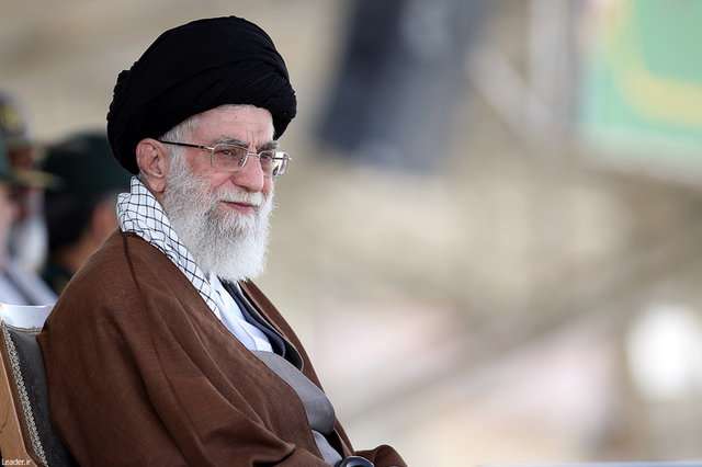 رونمایی از «قرآن رهبر» در نمایشگاه قرآن