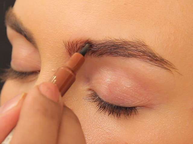 مدل ابرو را متناسب با فرم صورت خود پیدا کنید