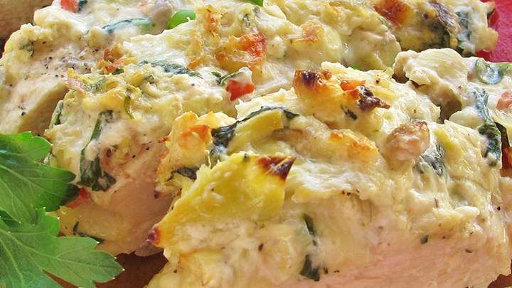 آشنایی با روش تهیه‌ی خوراک مرغ و کنگر فرنگی