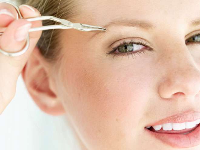 بهترین موچین برای ابرو و نحوه صحیح استفاده