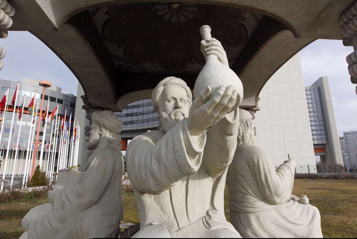 فیلسوفی که طبیب جسم و جان بود
