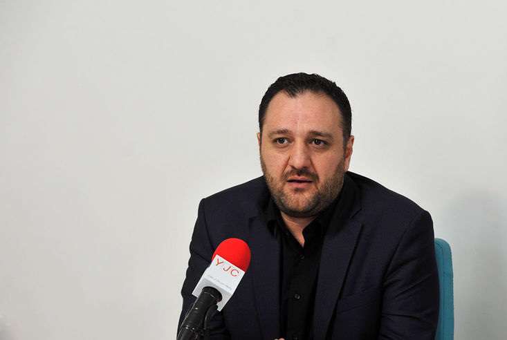 گلایه عضو هیأت مدیره اتحادیه پوشاک از فروش زیرزمینی طرح های عاشورایی