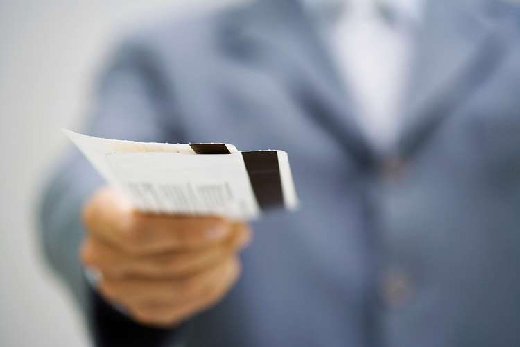 انتقاد عضو هیات عامل سازمان فناوری اطلاعات از فیلتر سایت‌های فروش بلیت هواپیما