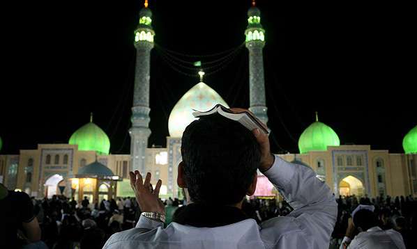  آثار انجام اعمال به نیابت امام عصر(عج)