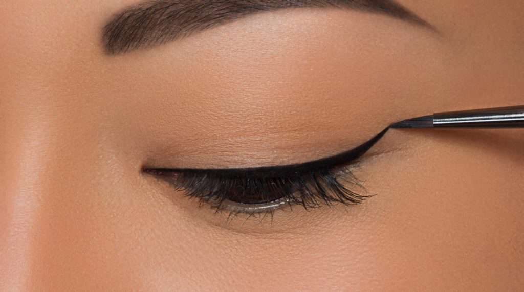 چند نکته مهم در انتخاب مدل تاتو خط چشم