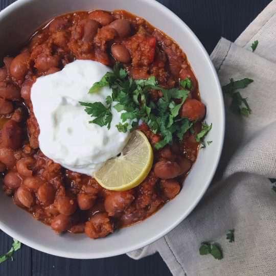 آشنایی با روش تهیه‌ی خوراک گوشت و لوبیا چیتی
