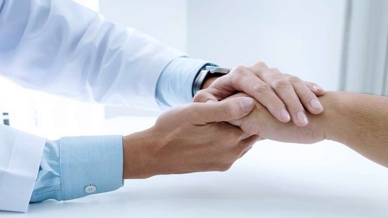 حقایق تلخ را به بیماران بگوییم؟