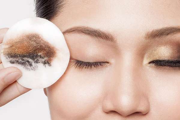 پاک کننده های طبیعی آرایش و بدون مواد شیمیایی