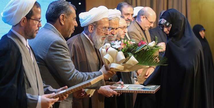  تجلیل از ۲۰ حافظ قرآن آستان سیدالکریم