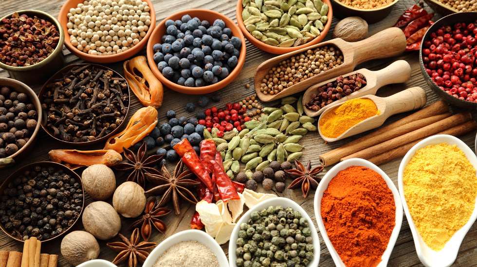 ادویه‌های مفید برای فصل زمستان از نگاه طب سنتی