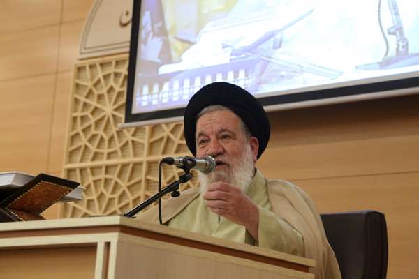  قفل جهل و نادانی قلب با تدبر در آیات قرآن باز می‌شود 