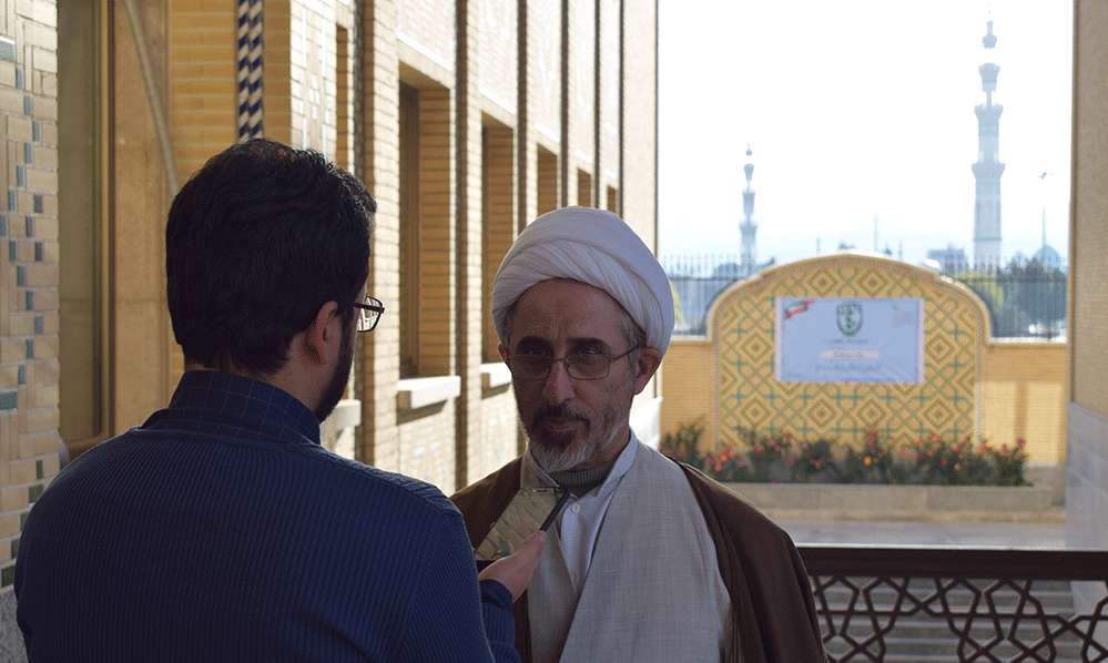 عمل مسئولان به آرمان‌های انقلاب، ما را به ظهور نزدیک می کند