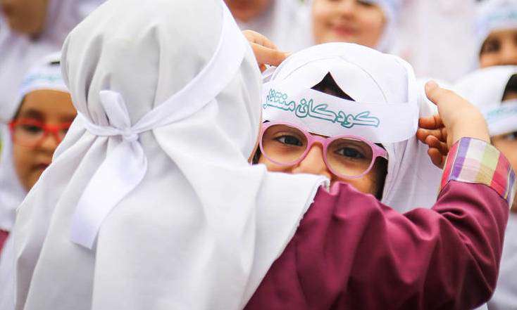 شیرینی دوستی با امام زمان(عج) را به کودکان بچشانیم