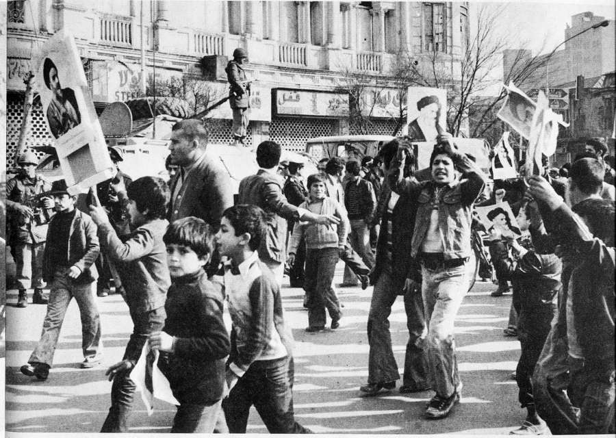 معرفی کتاب های انقلاب اسلامی در تبیان