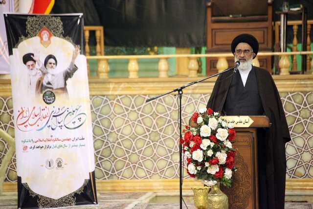 قرار گرفتن در مسیر طاغوت، ما را به نابودی می‌کشاند