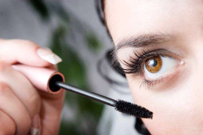 با این خطاهای آرایشی زشت می‌شوید!