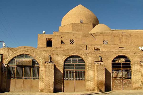  سادگی مساجد حضور قلب در نماز را تقویت می‌کند