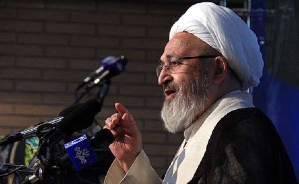مسئولان بیان احکام شرعی را به حوزه بسپارند