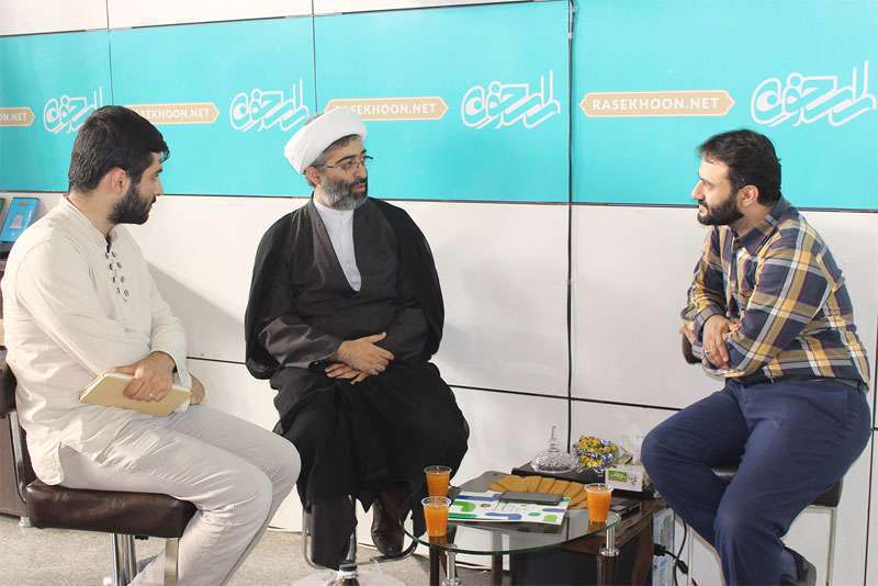 مدیرعامل تبیان در بازدید از غرفه راسخون:دوره رقابت های سنتی گذشته است