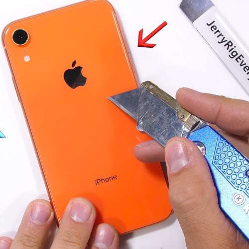 تست مقاومت آیفون Xr