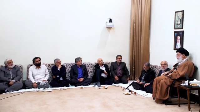 دیدار جمعی از برنامه‌سازان صداوسیما با مقام معظم رهبری