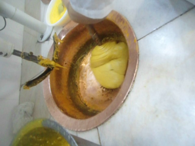 ورز دستی خمیر سوهان