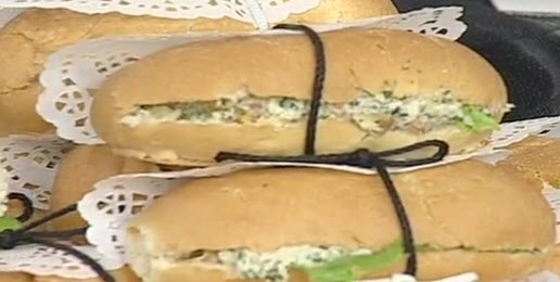 ساندویچ مرغ و جوانه