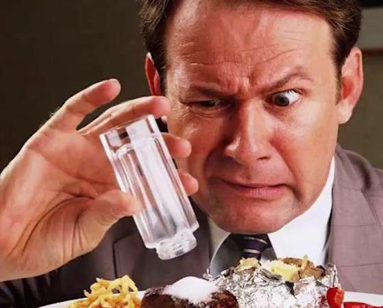 اگر غذا شور شد چه کنیم؟ روش های رفع شوری غذا