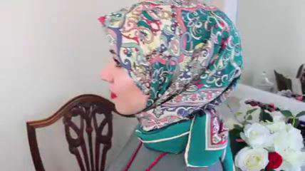 آموزش گره از پشت روسری کوتاه