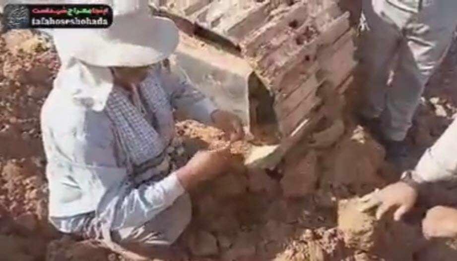 شناسایی هویت شهیدی با پاهای بسته در منطقه فکه