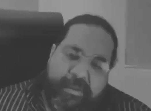 لایو خواندن رضا صادقی