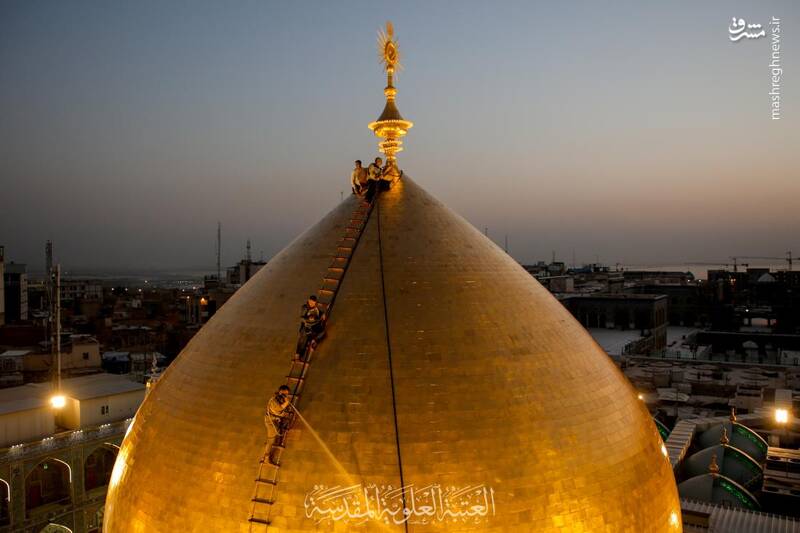 شستشوی گنبد حرم امیرالمومنین علیه‌اسلام در آستانه اربعین